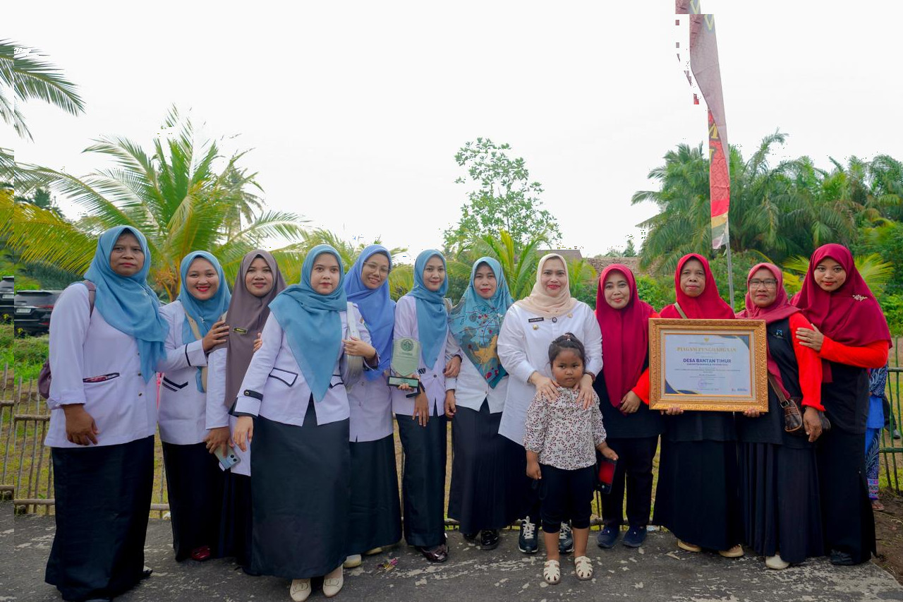 Bupati Kasmarni Kunjungi Desa Bantan Timur, Perkuat Pendidikan Ramah Anak dan Pemberdayaan Perempuan