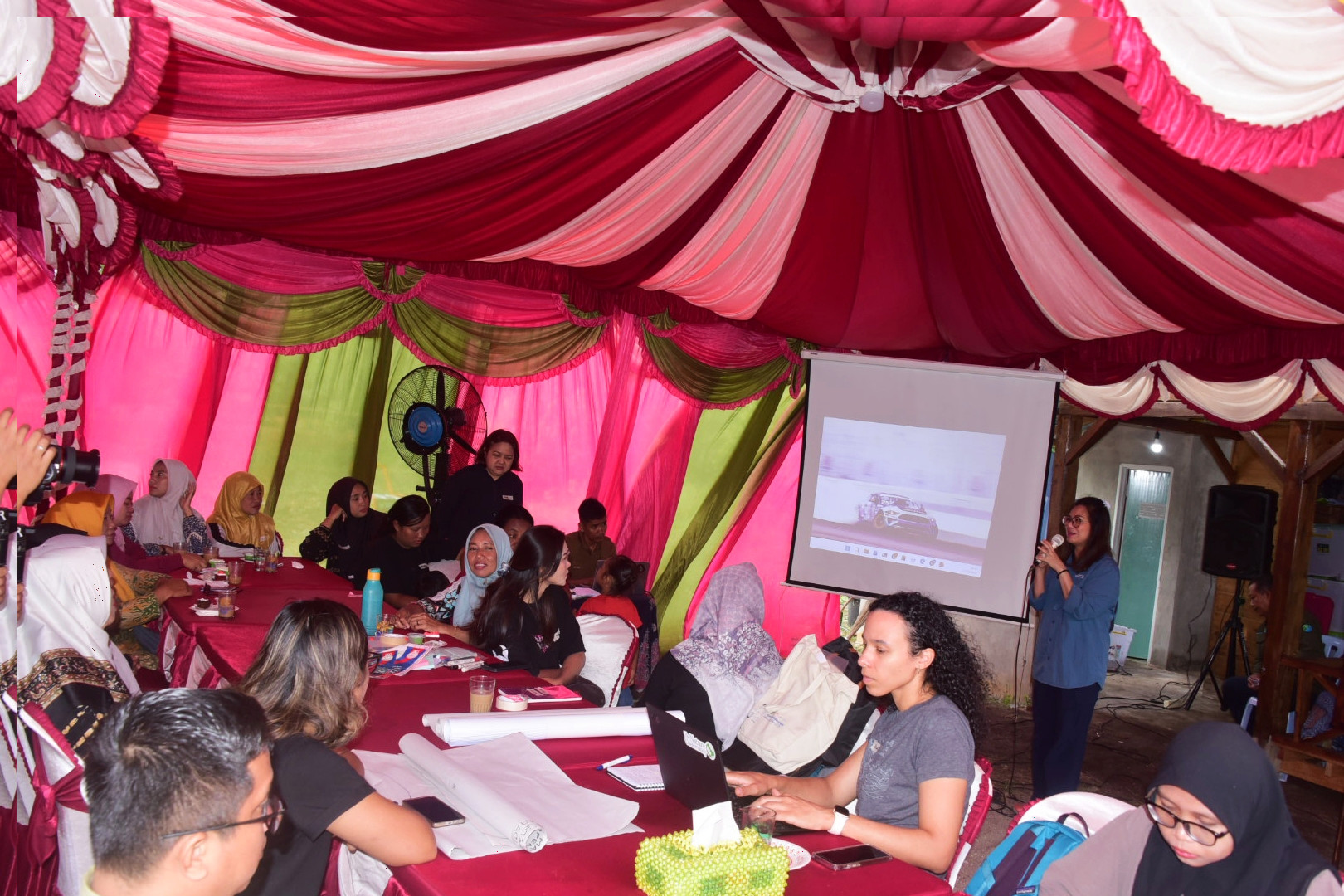 Pastikan Kelompok Marginal Teluk Pambang Dilibatkan dalam Kegiatan Restorasi Mangrove, Tim ASEAN-UK FACT Interview Aktivitas Harian Warlok