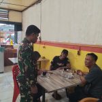 Babinsa Sampaikan Kepada Warga Agar Mengamalkan Pancasila Dalam Kehidupan