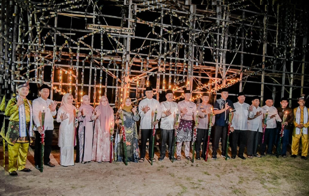 Lestarikan Warisan Budaya Tak Benda, Bupati Bengkalis Buka Festival Lampu Colok 2026