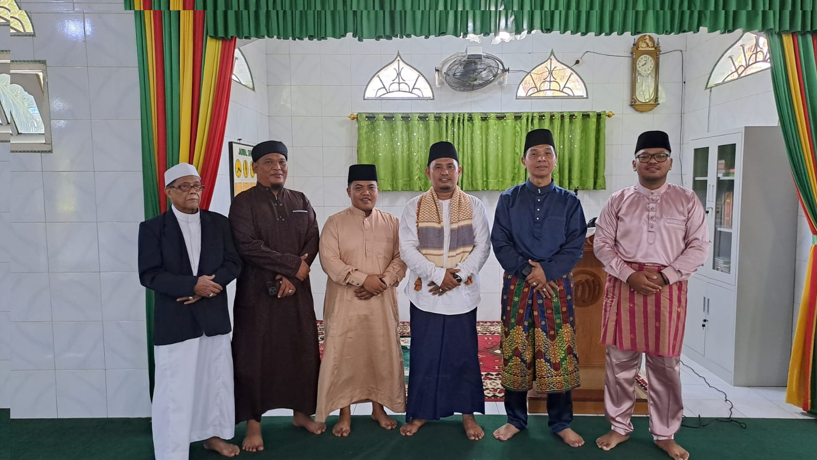 Gema Takbir di Musholla Al-Azhar Bengkalis, Jemaah Laksanakan Salat Idul Fitri 1447 H dengan Khidmat