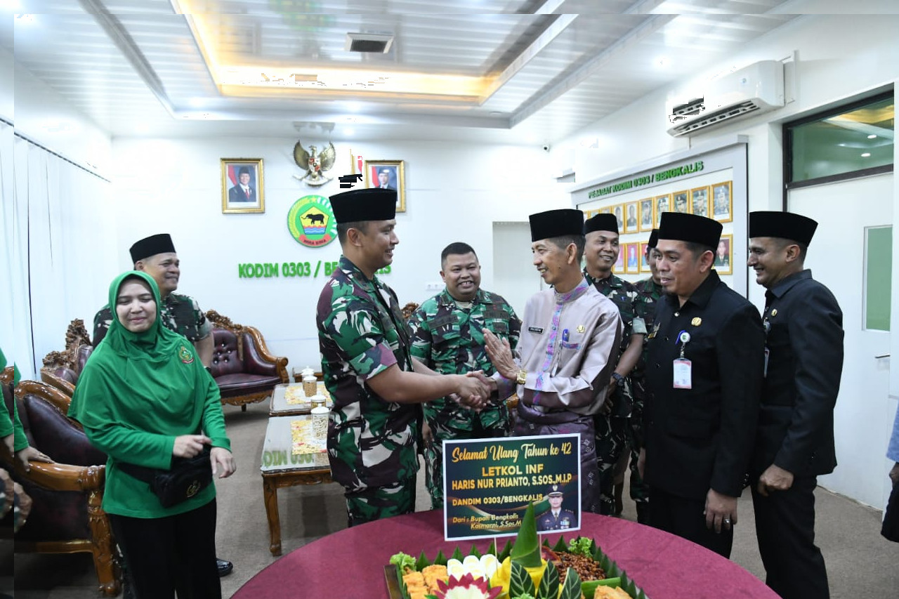 Bupati Bengkalis Ucapkan Selamat Ultah kepada Dandim 0303, Doakan Kelak jadi Prajurit Menyandang Bintang